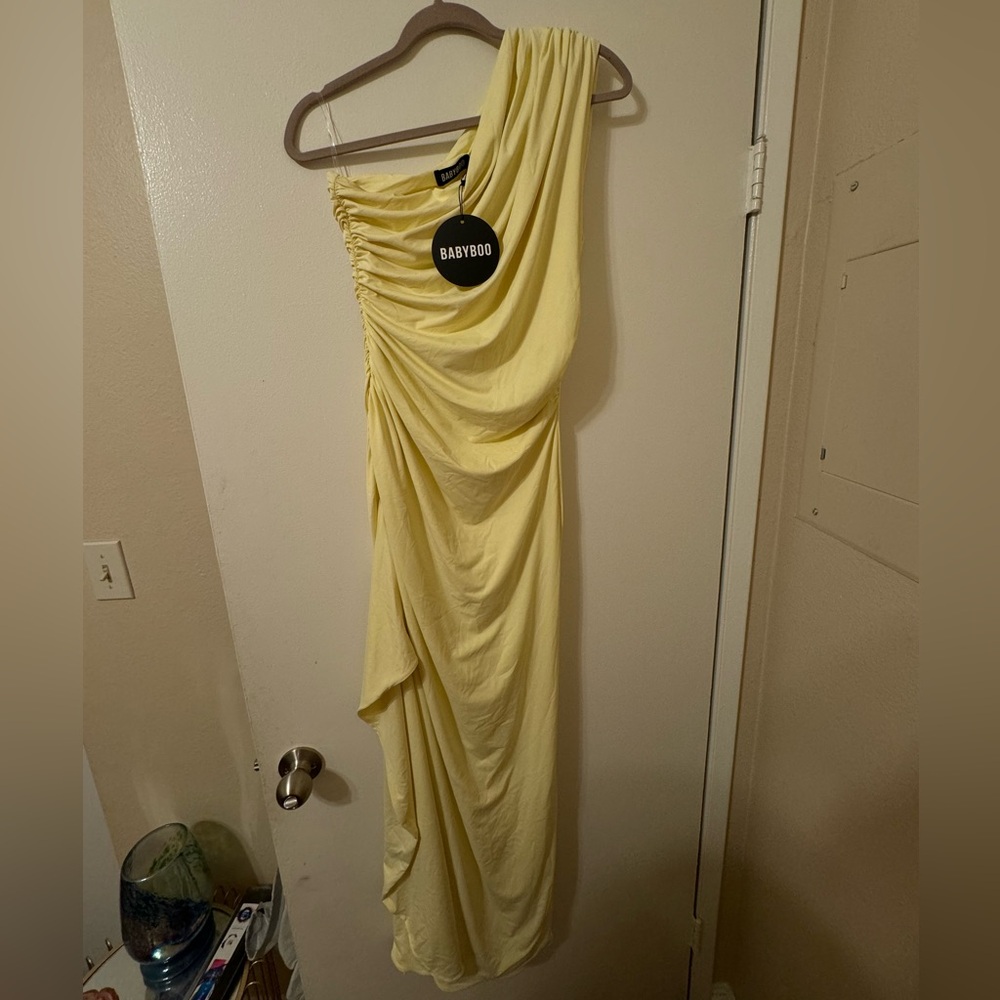 Baby boo yellow off the shoulder maxi dress *never worn with tags XL
